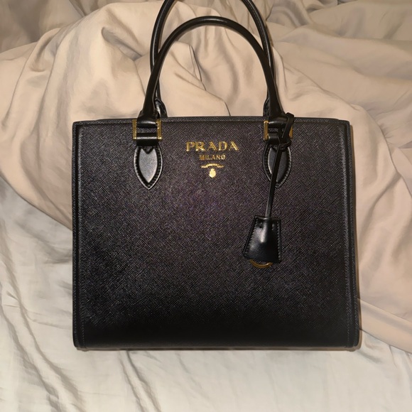 Authentic Prada Saffiano Lux Black Leather Crossbody Bag 1BA228 Made in Italy - Picture 1 of 15